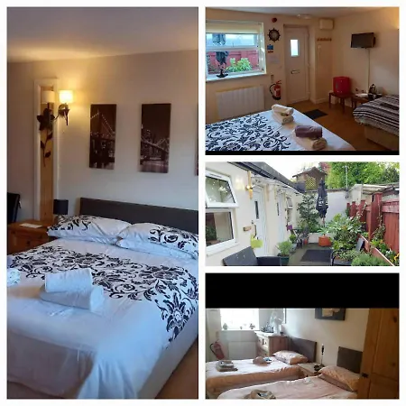 The Old Royal George Hotell *